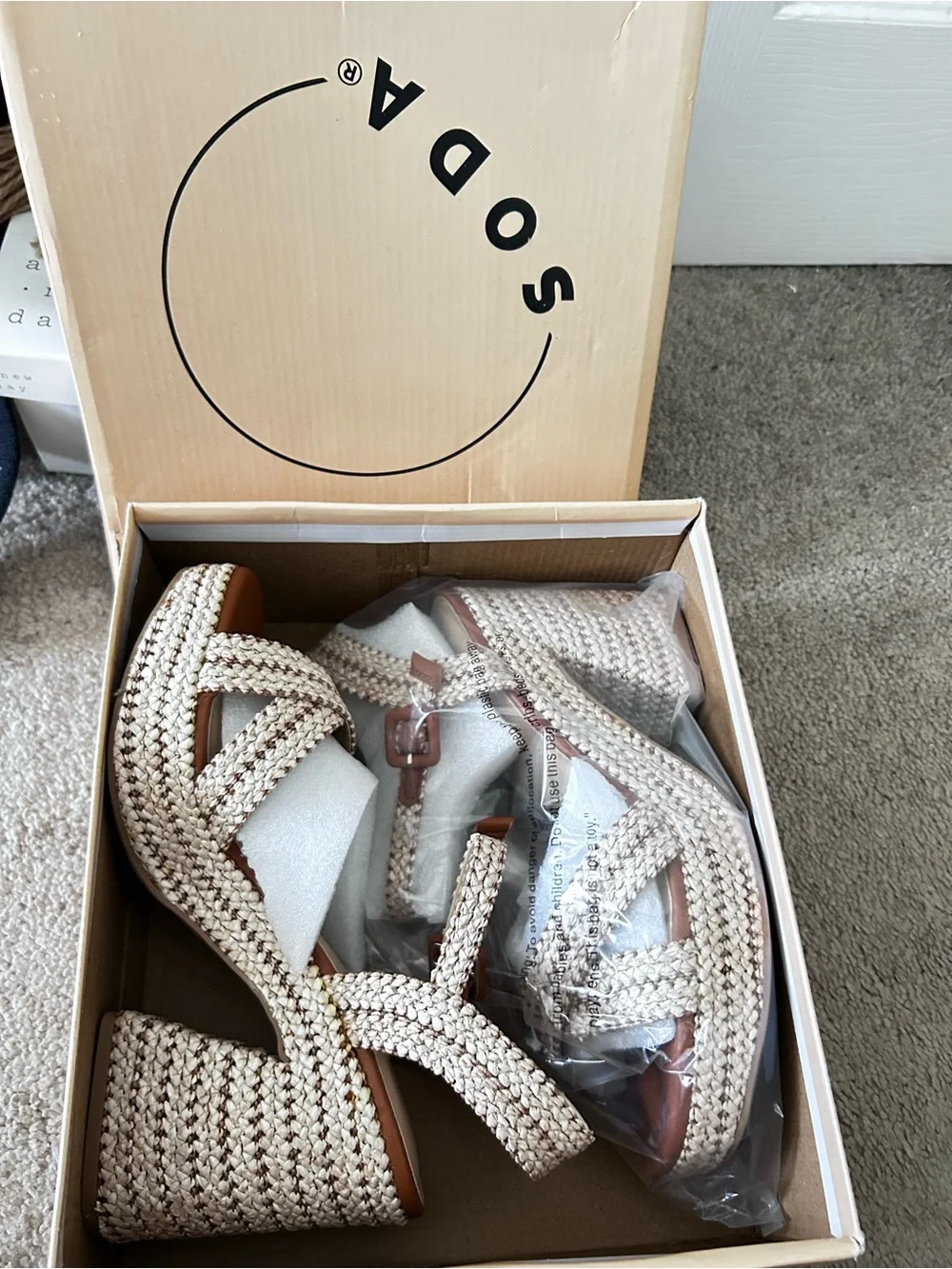 Soda braided raffia